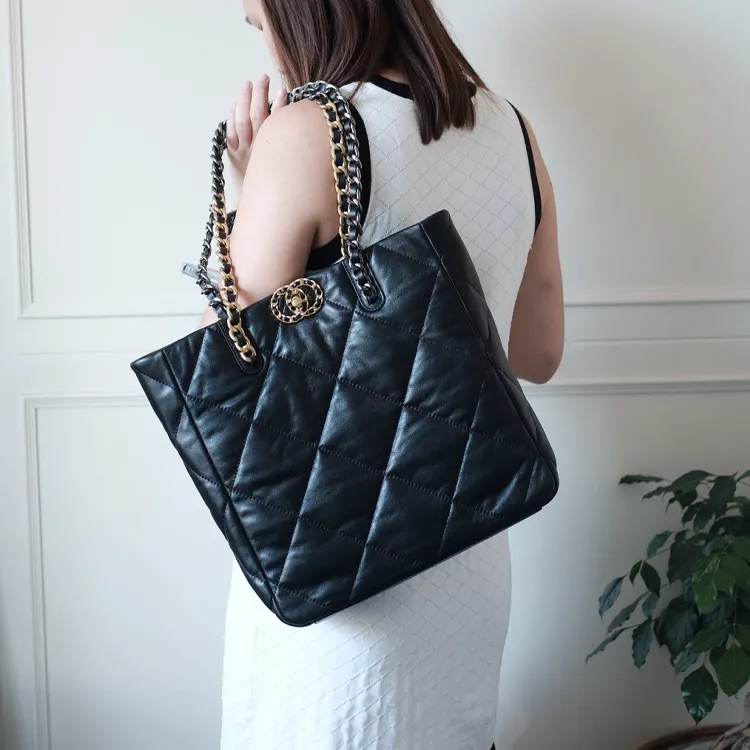 CHANEL 19Bag Lambskin Tote Bag, Shopping Bag, Shoulder Bag Women's Black-4