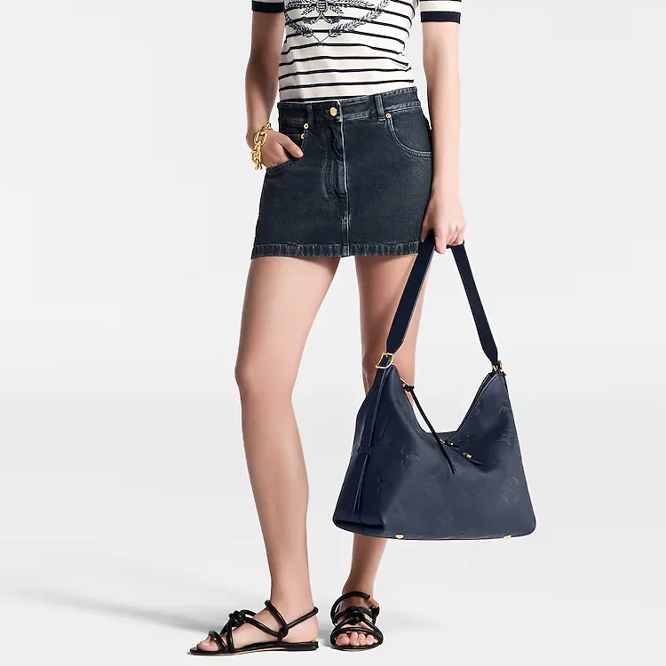 LOUIS VUITTON CarryAll Mm-4