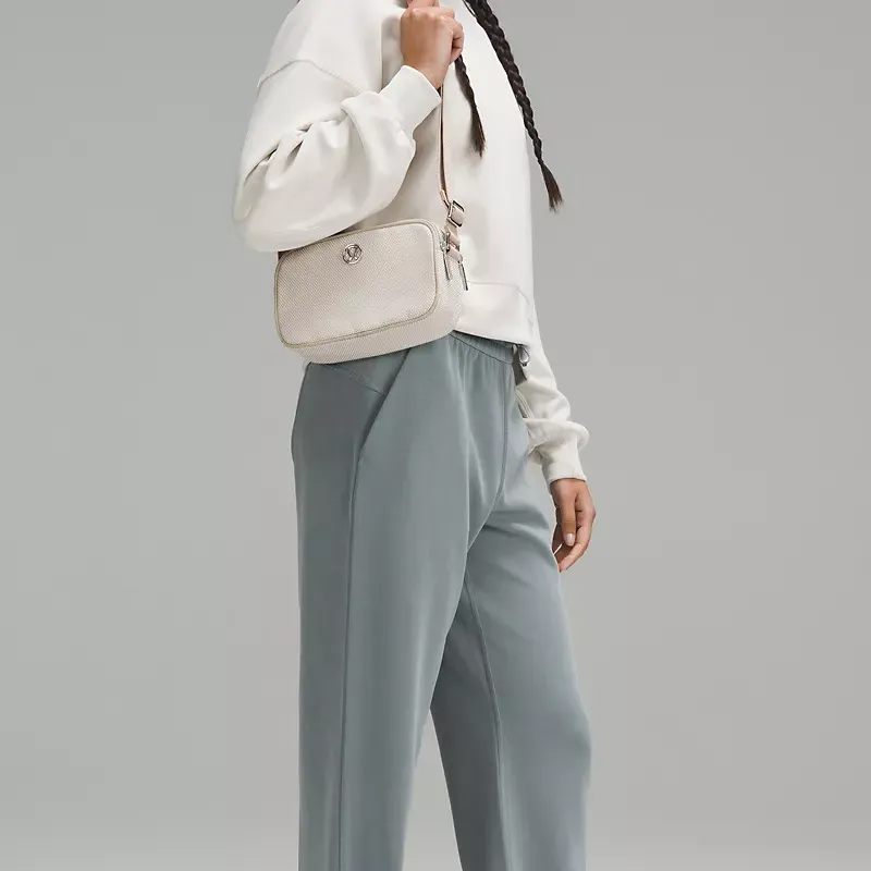 Lululemon Canvas Camera Bag, Shoulder Bag, Crossbody Bag Regular Unisex Mohave Brown & Light Ivory & Original Linen-3