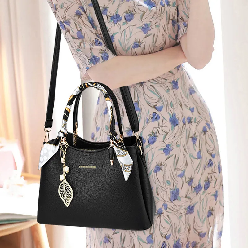 REDOO PU Shoulder Bag Regular Women's White/Black/Red/Blue/Burgundy-2