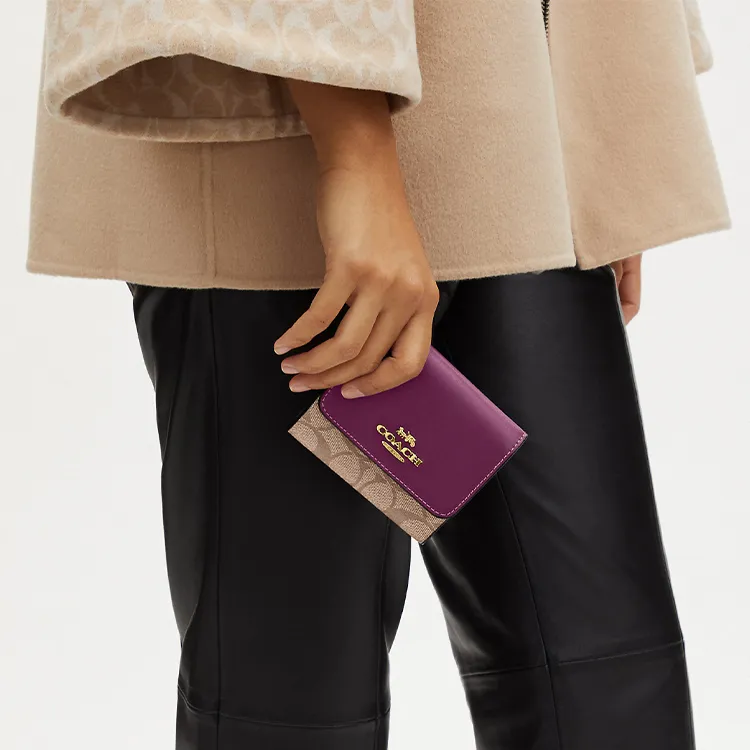 COACH Trifold Wallet Coated Canvas With Smooth Leather Card Holder Wallet Small Size Women's Khaki & Raspberry-4