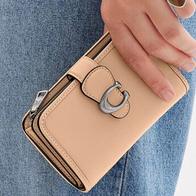 COACH Smooth Leather Card Holder, Wallet Medium Size Women's Camel-2