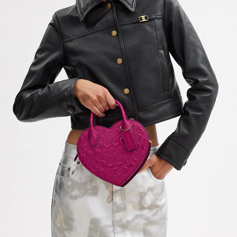 COACH Heart Patent Leather Heart Shaped Bag, Portable Crossbody Bag, Shoulder Bag Regular Women's Peach Pink-5