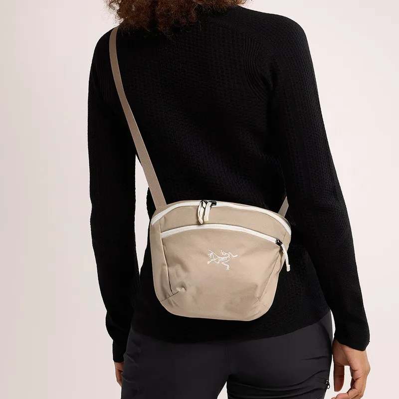 Arcteryx Mantis 2 Recycled Polyester Sling Bag, Shoulder Bag, Crossbody Bag, Fanny Pack Regular Unisex Light Brown-3
