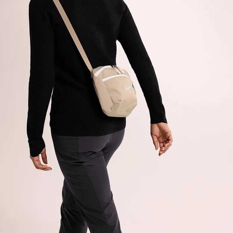 Arcteryx Mantis 2 Recycled Polyester Sling Bag, Shoulder Bag, Crossbody Bag, Fanny Pack Regular Unisex Light Brown-7