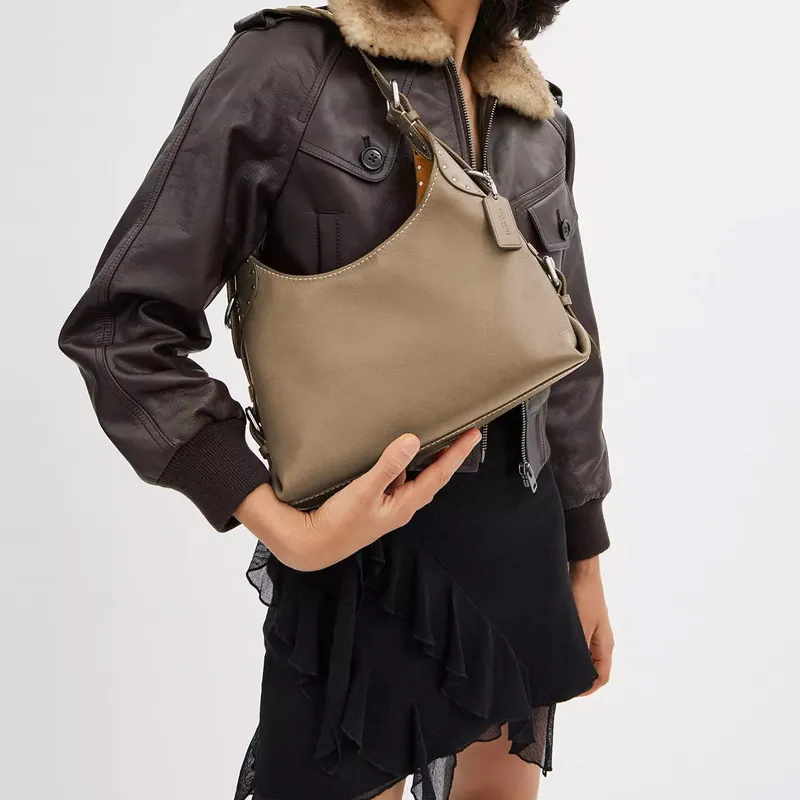 COACH Cargo Grain Leather Handbag, Shoulder Bag Large Size Women's Silver & Pebble-4