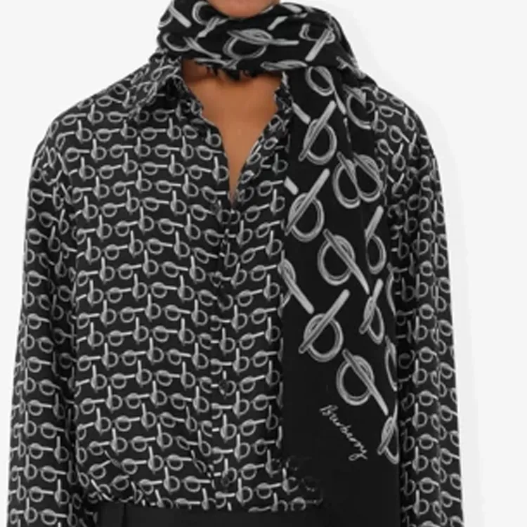 Burberry Skinny Reversible B Wool Scarf-3