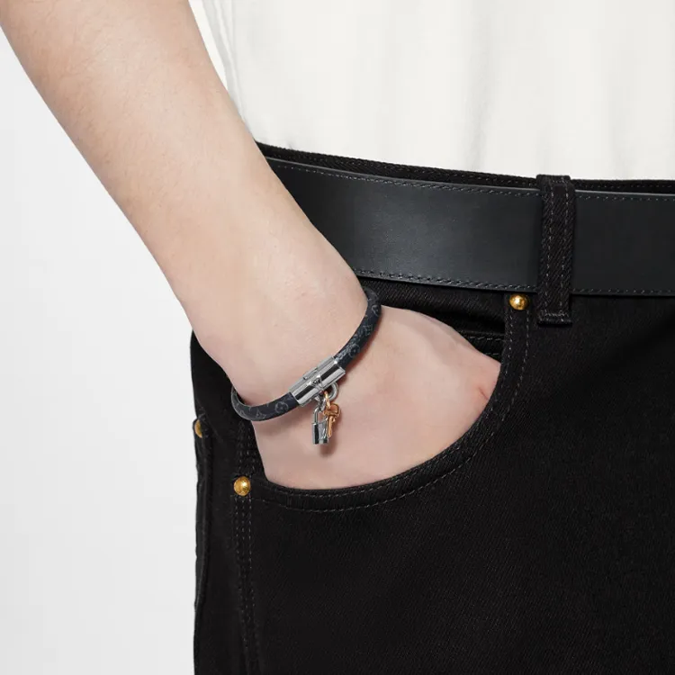 LOUIS VUITTON Padlock Wristbands Men-2