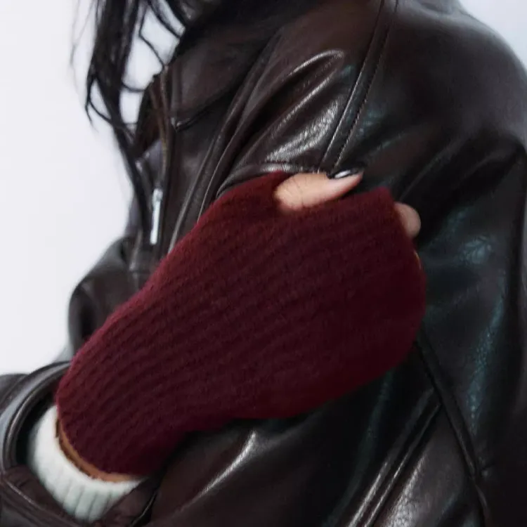 ZARA Polyamide Acrylic Wool Polyester Wool Blend Knit Gloves Women's Burgundy Red-2