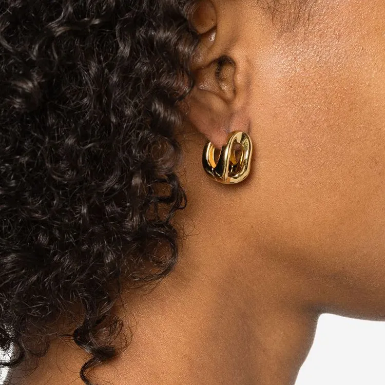 Charlotte Chesnais Shima Hoop Earrings-2