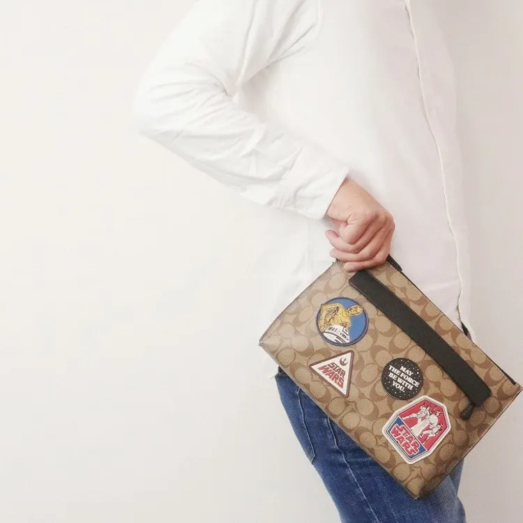 COACH Star Wars Xingji Large War Collaboration Canvas With Leather Clutch Large Size Men's Khaki-3