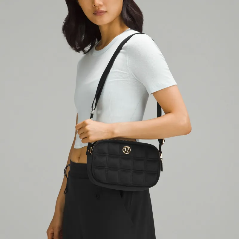 Lululemon Fleece Fabric Camera Bag Shoulder Bag Crossbody Bag Regular Women's Black & Gold-4