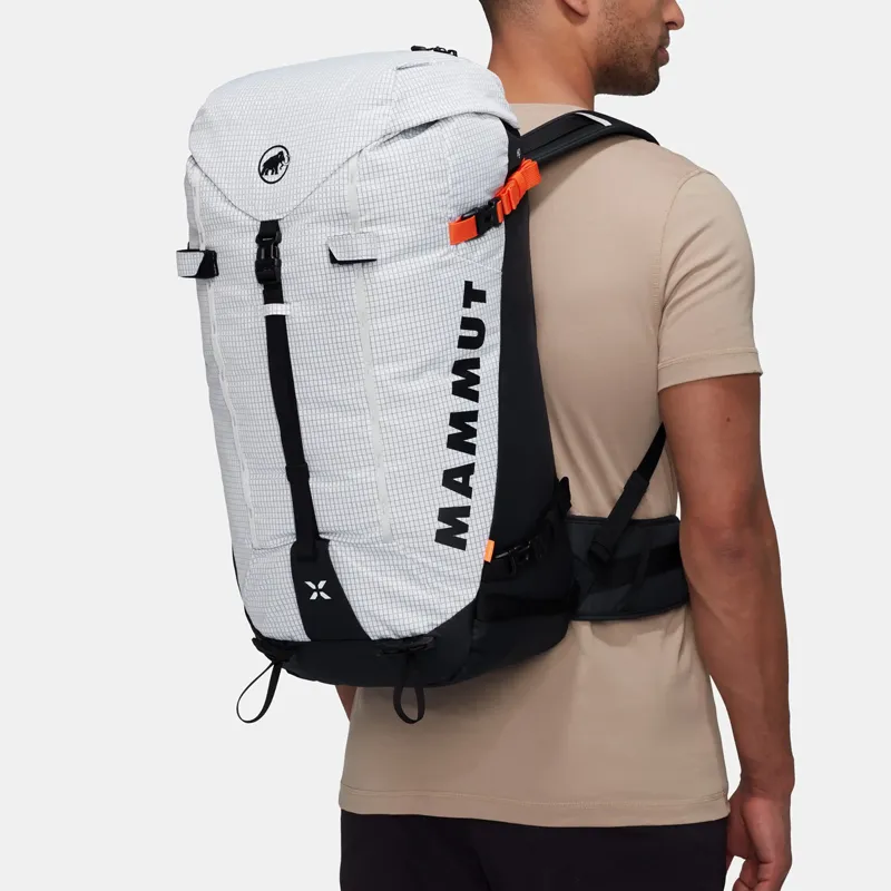 MAMMUT Polyamide Outdoor Mountaineering Bag Backpack Regular Unisex Black & White-4
