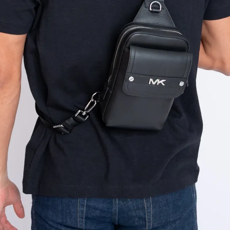 MICHAEL KORS Cow Leather Sling Bag, Fanny Pack, Shoulder Bag, Crossbody Bag Medium Size Men's Black-4