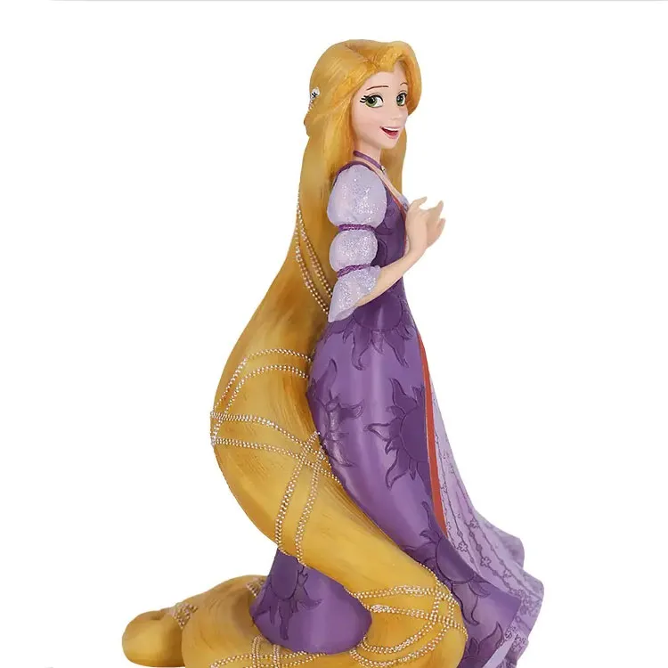 ENESCO x Disney DisneyShowcase Collection Trendy Figures-1