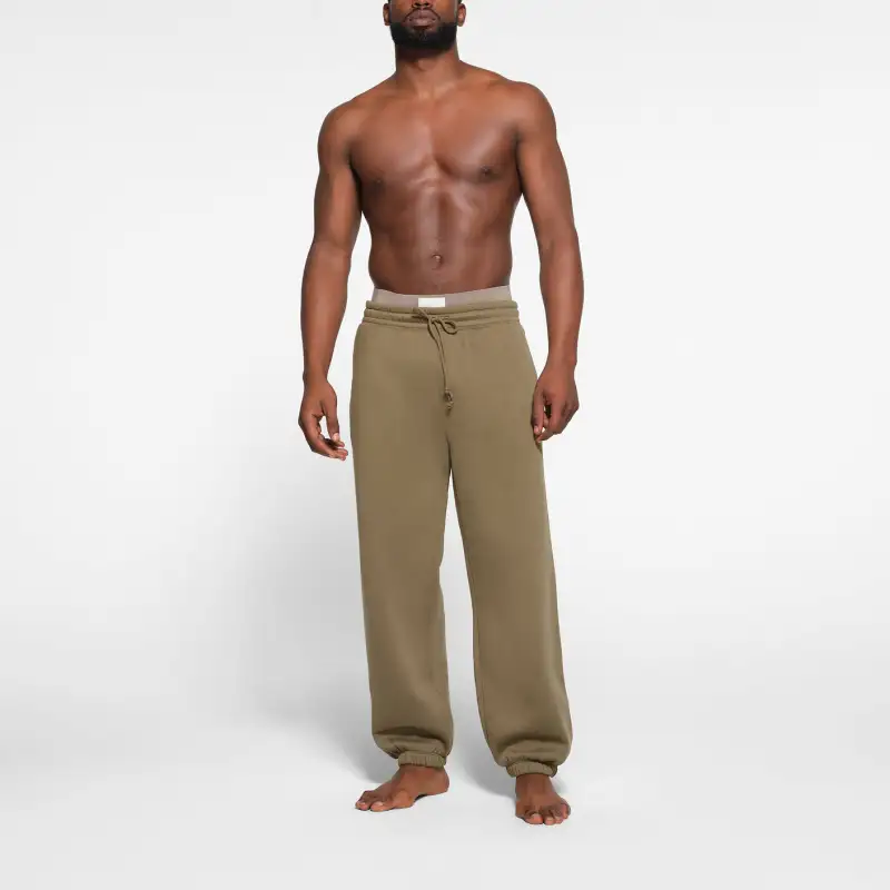 SKIMS FLEECE LOUNGE MENS RELAXED JOGGER Casual Pants Men's ARMY/Army Green-1