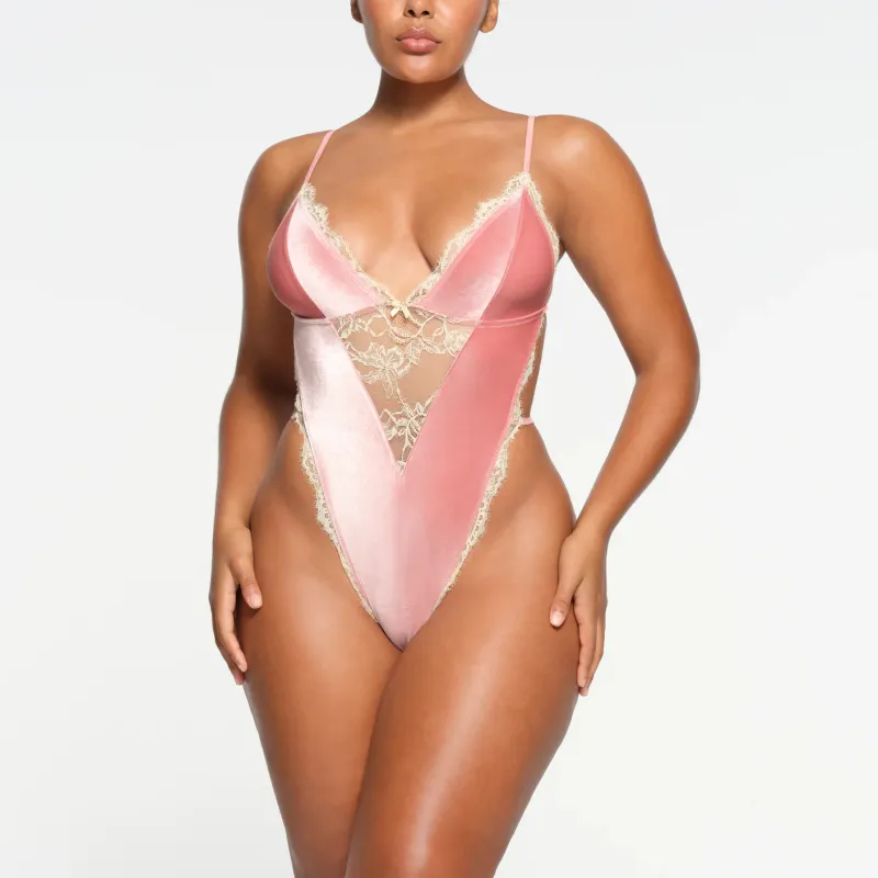 SKIMS Valentine's Day VELVET LACE TEDDY Bodysuits Women's TERRACOTTA/terracotta-1
