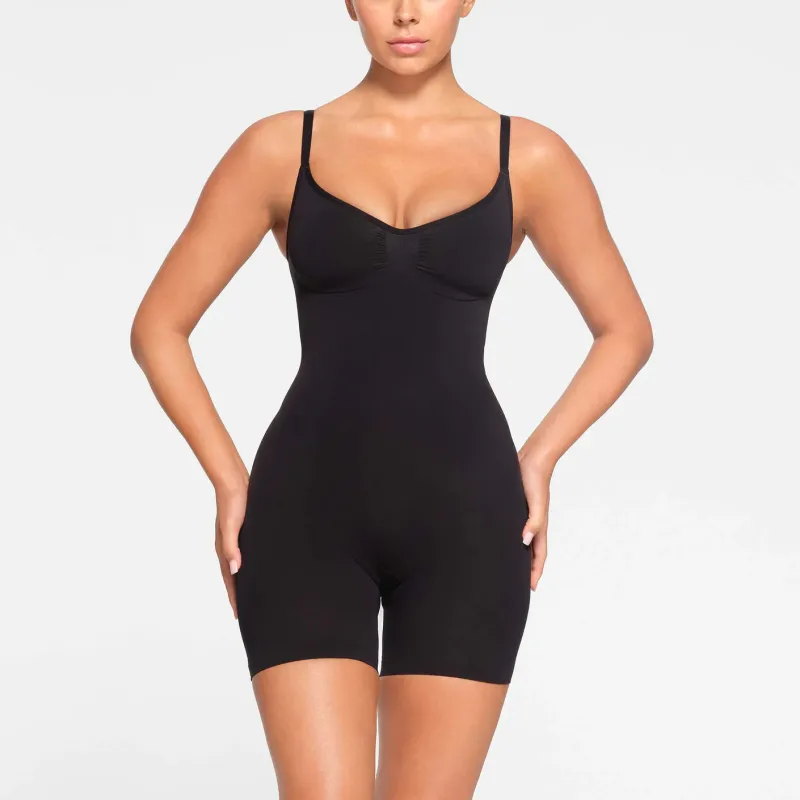 SKIMS SEAMLESS SCULPT PETITE MID THIGH BODYSUIT Bodysuits Women's ONYX/Onyx-1