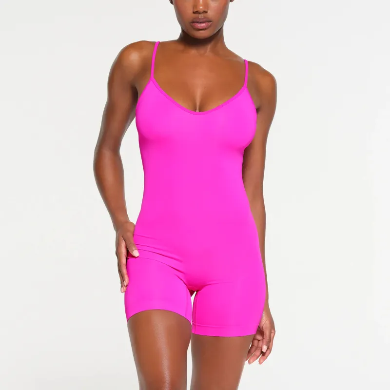 SKIMS SOFT SMOOTHING SEAMLESS CAMI ONESIE Bodysuits Women's FUCHSIA/Fuchsia-1