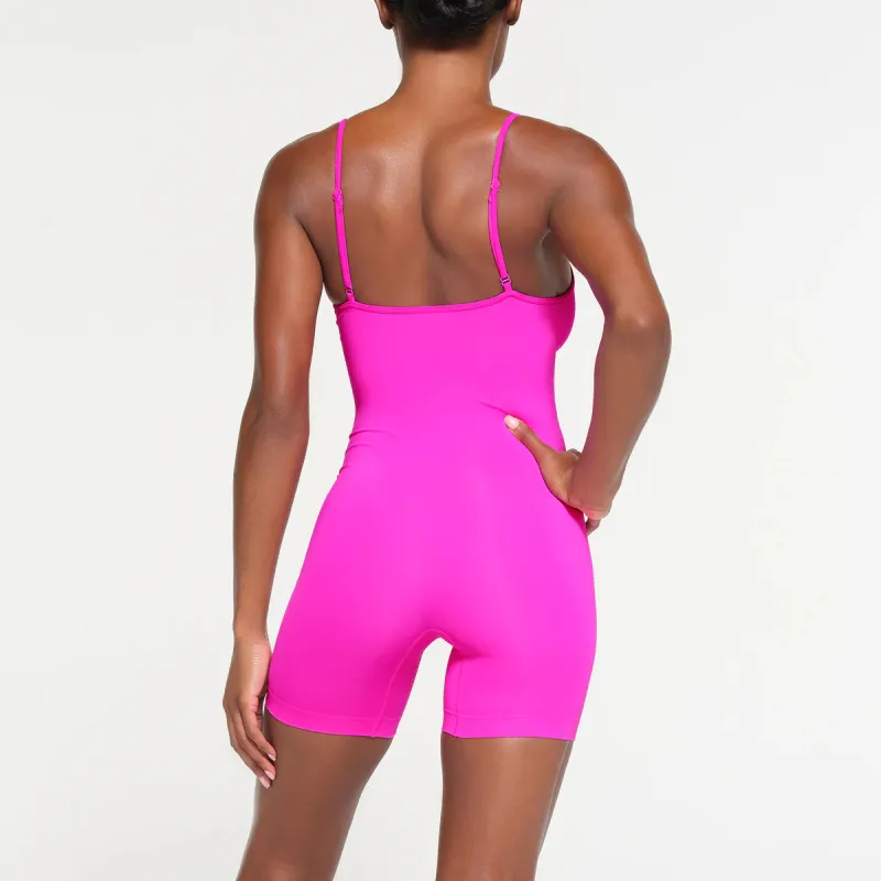 SKIMS SOFT SMOOTHING SEAMLESS CAMI ONESIE Bodysuits Women's FUCHSIA/Fuchsia-2