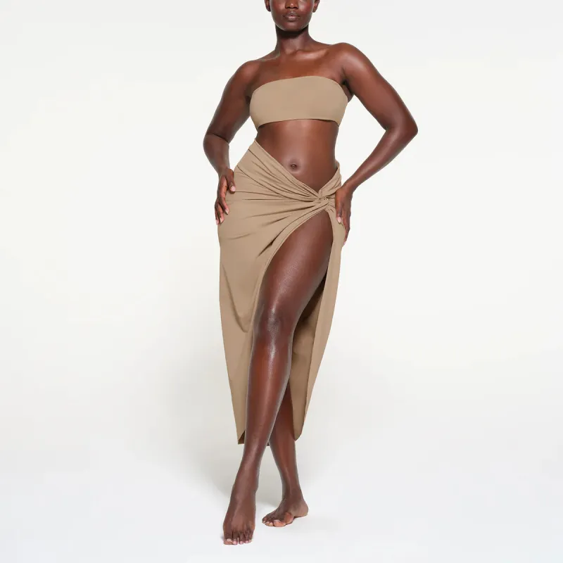 SKIMS SIGNATURE SWIM SARONG SKIRT Swim Dresses & Skirts Women's DESERT/Desert-1