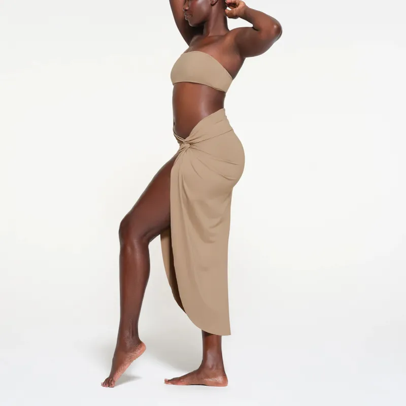 SKIMS SIGNATURE SWIM SARONG SKIRT Swim Dresses & Skirts Women's DESERT/Desert-3