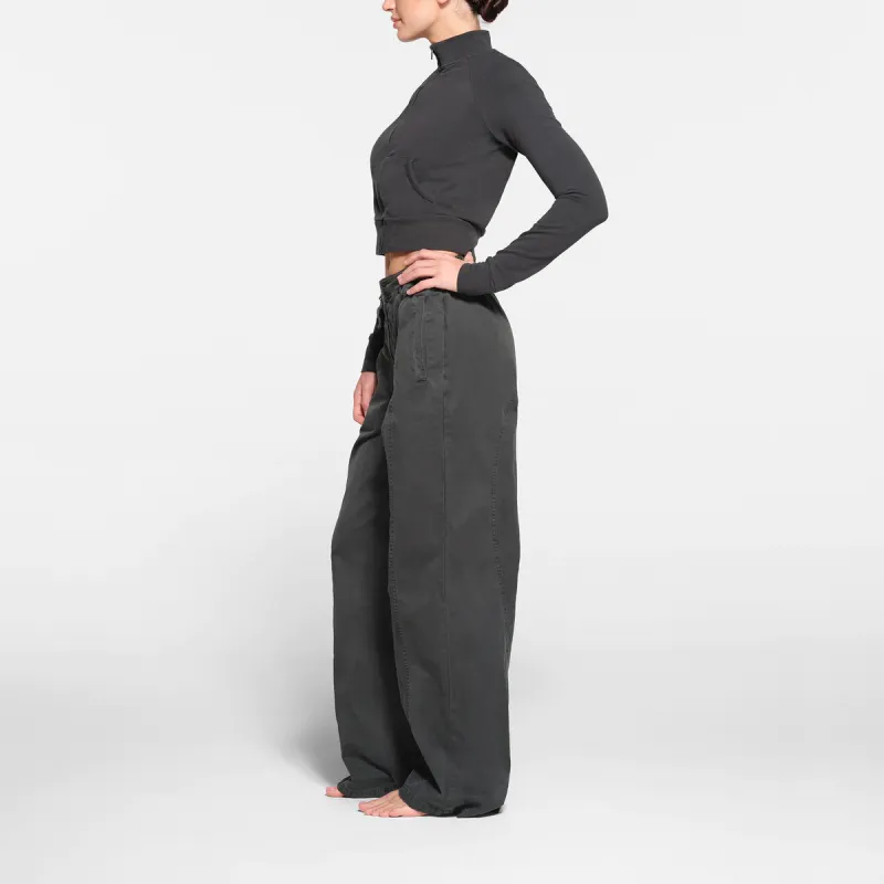 SKIMS OUTDOOR WOVEN PANT Casual Pants Women's ASH/Ash Gray-3