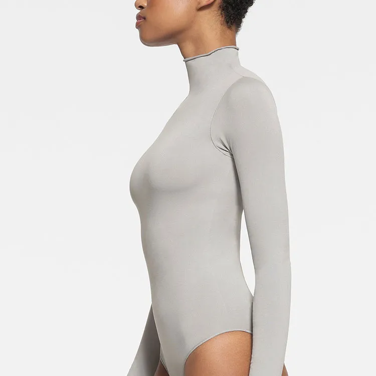 SKIMS ESSENTIAL MOCK NECK LONG SLEEVE BODYSUIT Bodysuits Women's LIGHT GREY/Light Gray-2