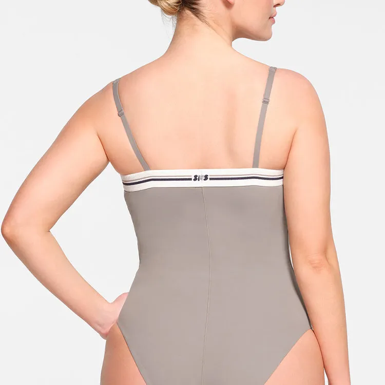 SKIMS FITS EVERYBODY LOGO STRAIGHT NECK BODYSUIT Jumpsuit Women's Smoke/Smoke Gray-1