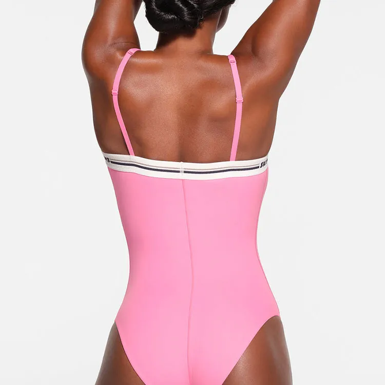 SKIMS FITS EVERYBODY LOGO STRAIGHT NECK BODYSUIT Bodysuits Women's SUGAR PINK/Candy Pink-2