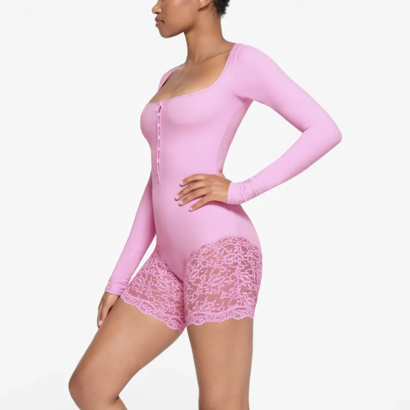 SKIMS FITS EVERYBODY LACE LONG SLEEVE ONESIE Bodysuits Women's PETAL/Floral Color-3