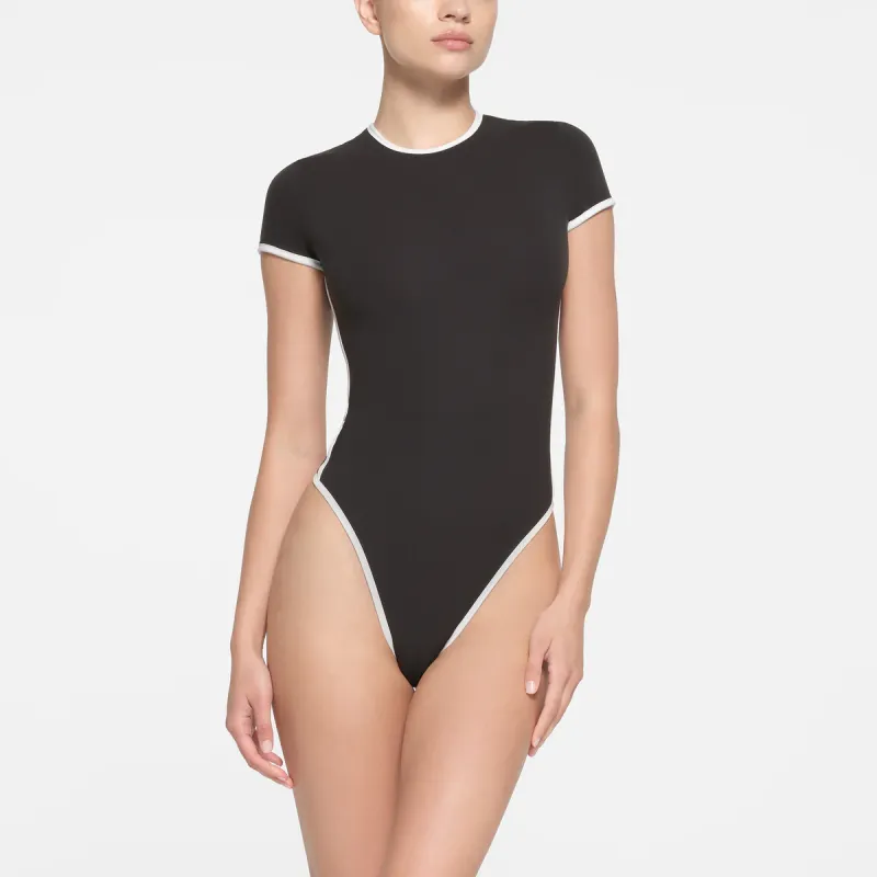 SKIMS FITS EVERYBODY CONTRAST TRIM T SHIRT BODYSUIT Bodysuits Women's ONYX/Onyx-1