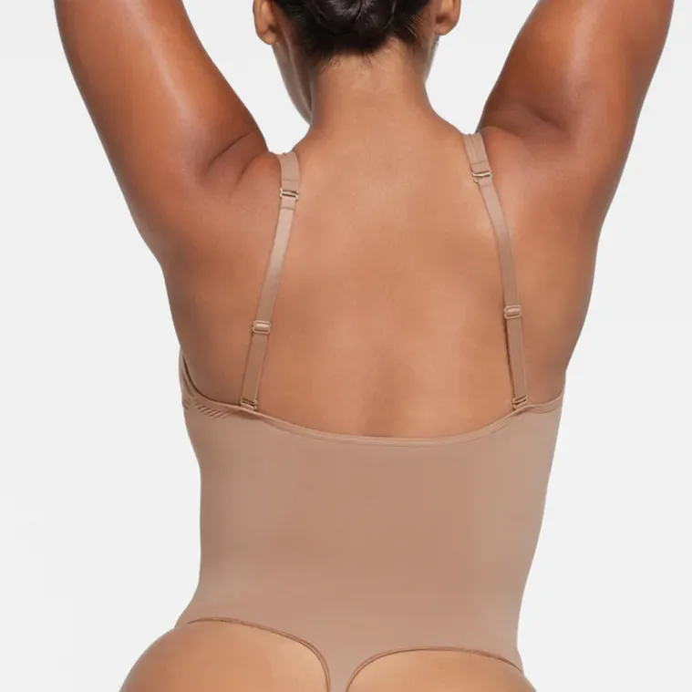 SKIMS SEAMLESS SCULPT DEEP PLUNGE THONG BODYSUIT Bodysuits Women's Sienna/Ochre-2