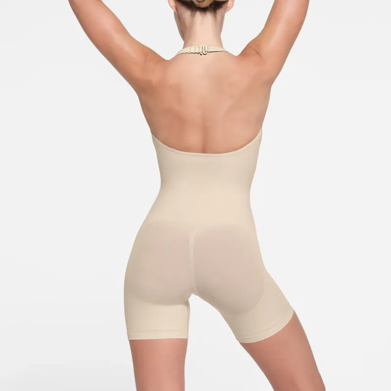 SKIMS SEAMLESS SCULPT DEEP PLUNGE SHORT BODYSUIT Bodysuits Women's SAND/Sand-2