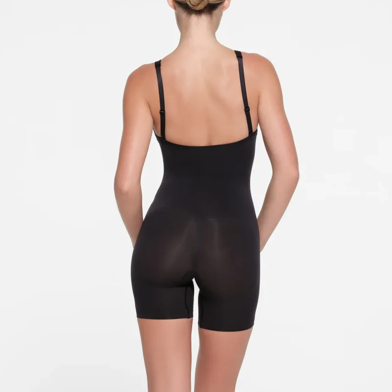 SKIMS SEAMLESS SCULPT DEEP PLUNGE SHORT BODYSUIT Bodysuits Women's ONYX/Onyx-2