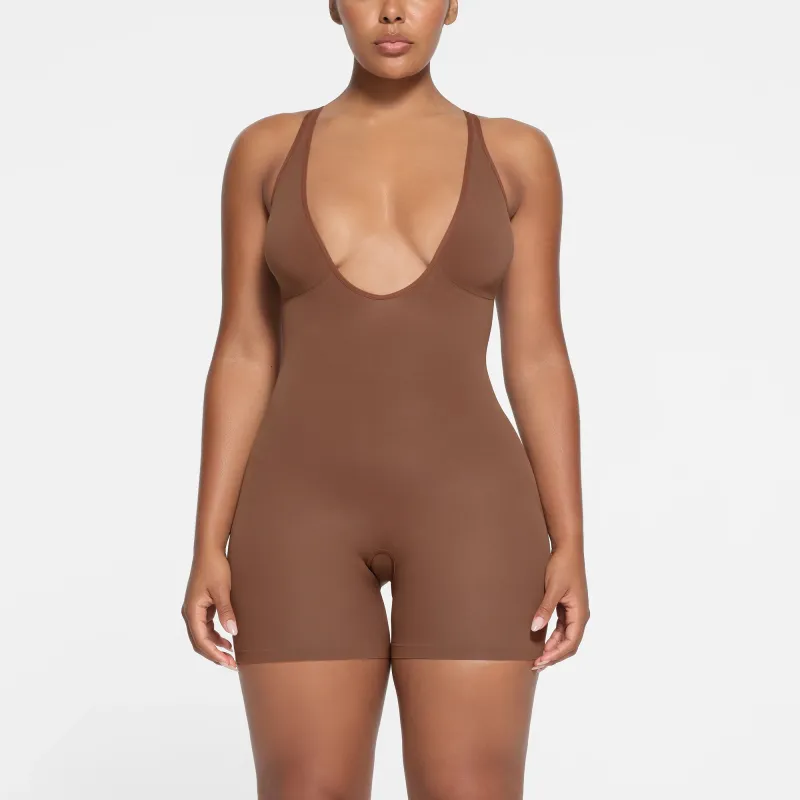 SKIMS SEAMLESS SCULPT DEEP PLUNGE SHORT BODYSUIT Bodysuits Women's JASPER/Jasper-1