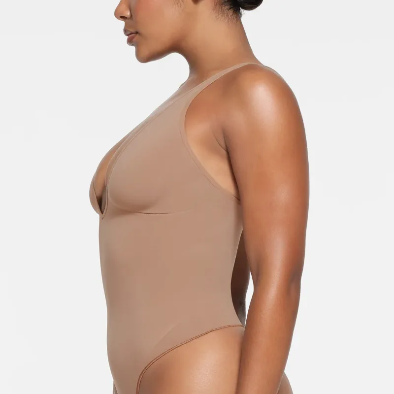 SKIMS SEAMLESS SCULPT DEEP PLUNGE THONG BODYSUIT Bodysuits Women's Sienna/Ochre-3