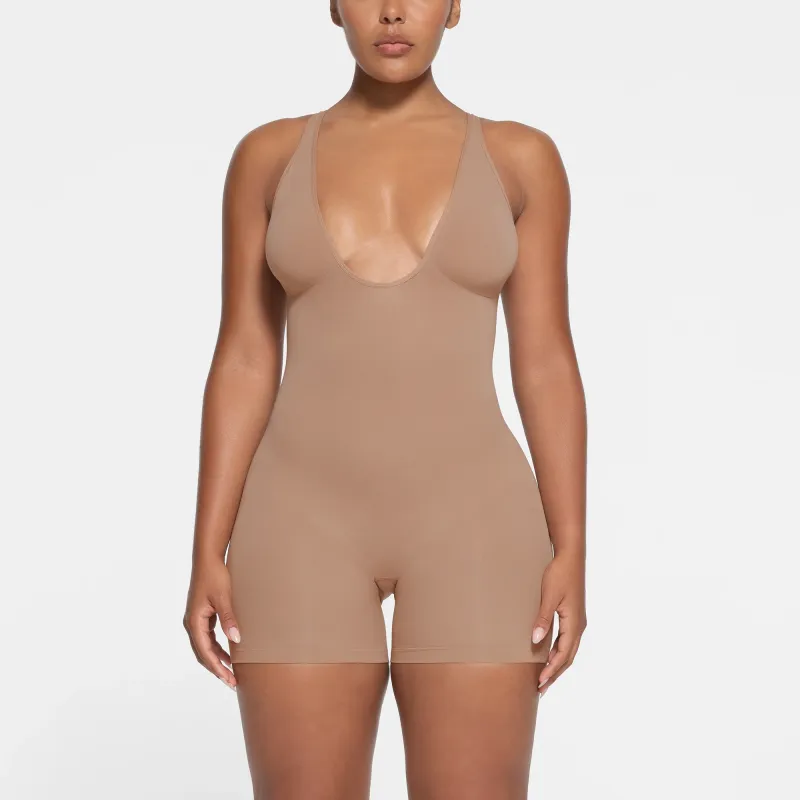 SKIMS SEAMLESS SCULPT DEEP PLUNGE SHORT BODYSUIT Bodysuits Women's SIENNA/Ochre-1