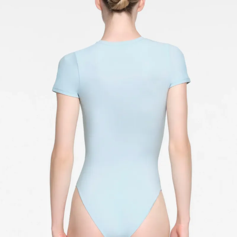 SKIMS FITS EVERYBODY T-SHIRT BODYSUIT Bodysuits Women's OPAL/Opal-2