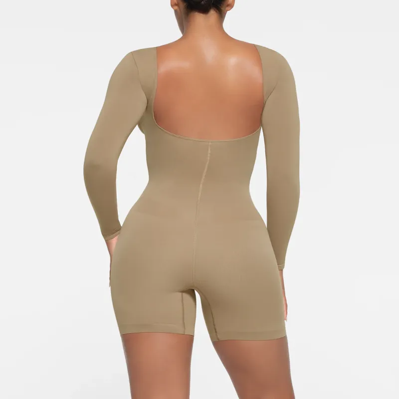SKIMS SEAMLESS SCULPT LONG SLEEVE LOW BACK MID THIGH BODYSUIT Bodysuits Women's DESERT/Desert-1