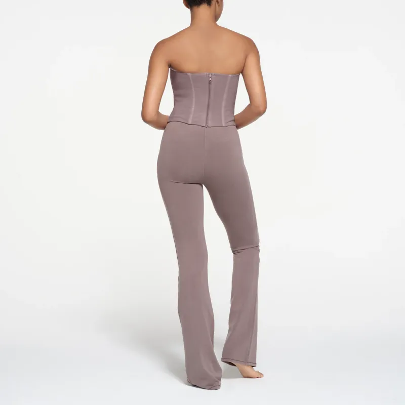 SKIMS SS24 Summer Collection OUTDOOR HIGH WAISTED FLARE LEGGING Casual Pants Women's ZINC/Zinc-2