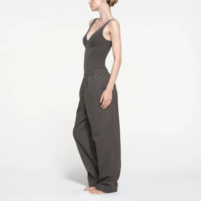 SKIMS SS24 Summer Collection OUTDOOR WOVEN DRAWSTRING PANT Casual Pants Women's Washed Onyx/Washable Agate-3
