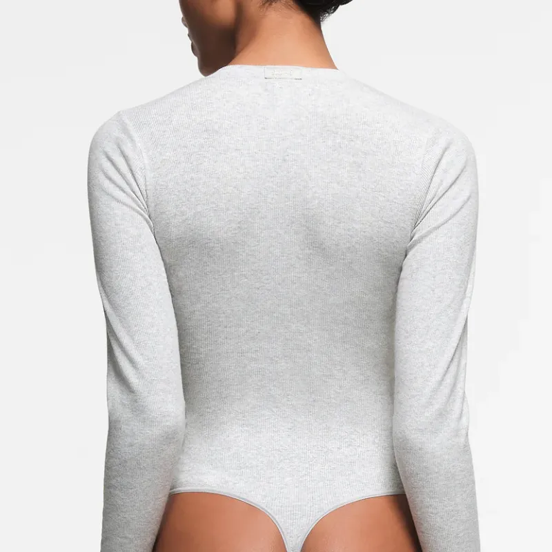 SKIMS FW24 Cotton Collection COTTON RIB LONG SLEEVE HENLEY BODYSUIT Bodysuits Women's Light Heather Grey/Ash Gray-2