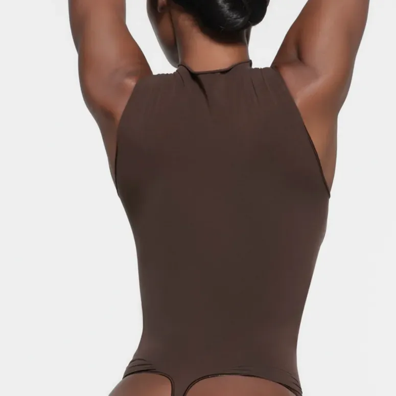 SKIMS SEAMLESS SCULPT ZIP FRONT SLEEVELESS THONG BODYSUIT Bodysuits Women's ESPRESSO/Dark Coffee Color-2