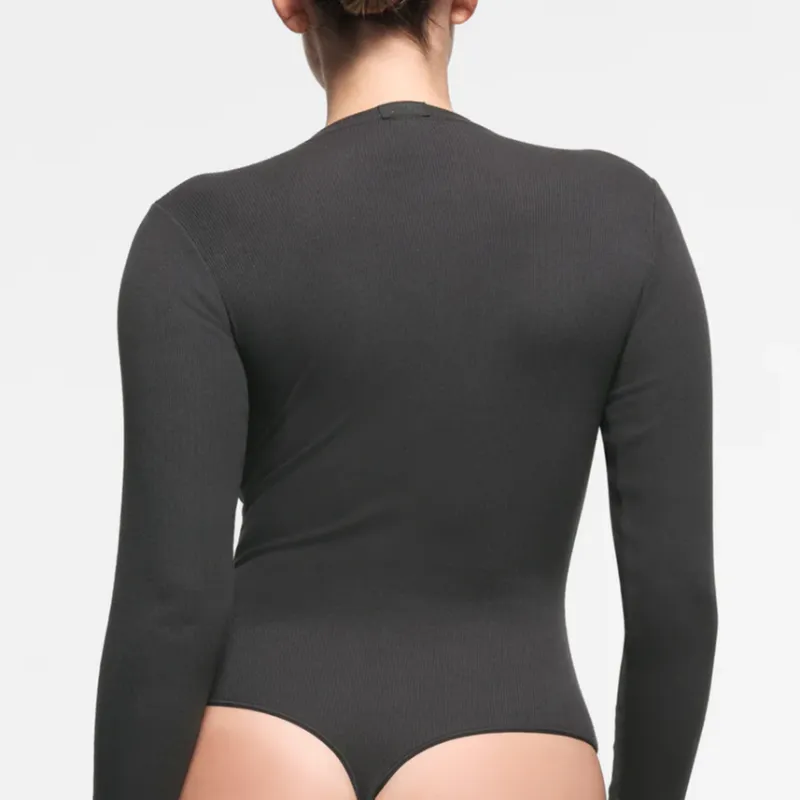 SKIMS FW24 Cotton Collection COTTON RIB LONG SLEEVE HENLEY BODYSUIT Bodysuits Women's SOOT/Smoke Gray-2
