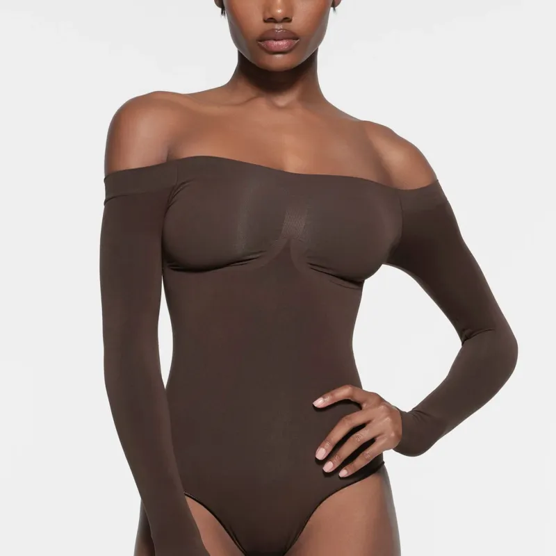 SKIMS SEAMLESS SCULPT OFF THE SHOULDER BRIEF BODYSUIT Bodysuits Women's ESPRESSO/Dark Coffee Color-1