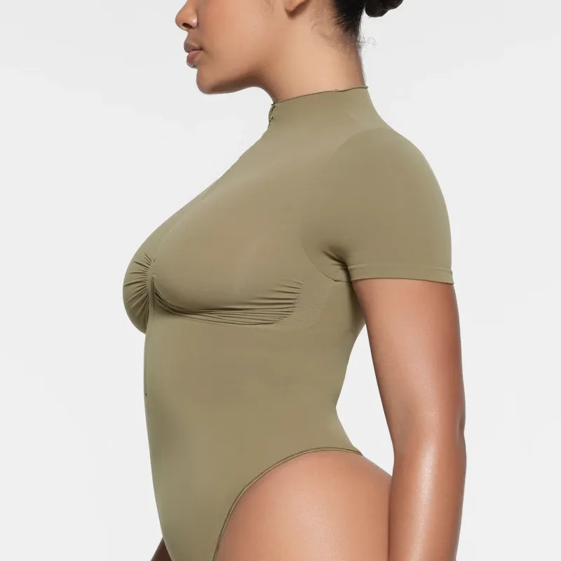 SKIMS SEAMLESS SCULPT ZIP FRONT T-SHIRT THONG BODYSUIT Bodysuits Women's ARMY/Army Green-3