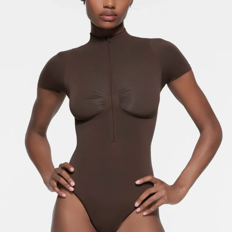 SKIMS SEAMLESS SCULPT ZIP FRONT T SHIRT THONG BODYSUIT Jumpsuit Women's ESPRESSO/Dark Coffee Color-1