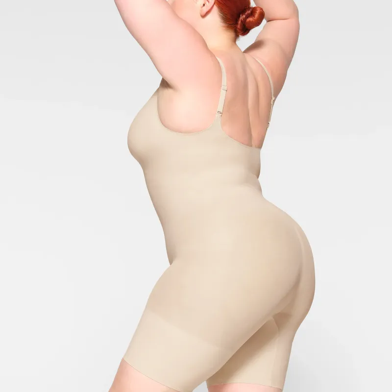 SKIMS EVERYDAY SCULPT MID THIGH BODYSUIT Jumpsuit Women's SAND/Sand-2