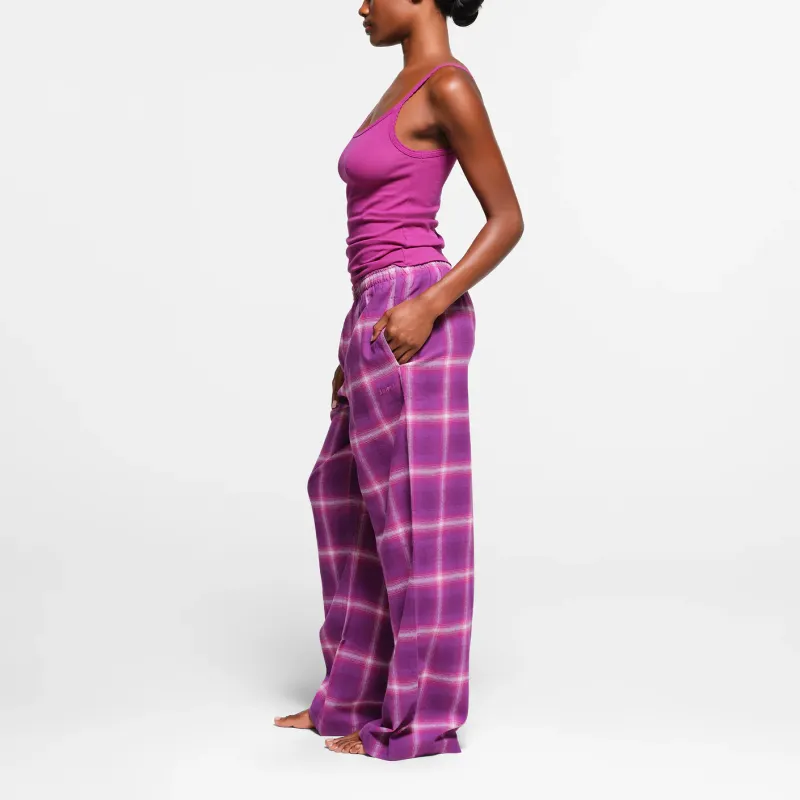 SKIMS FLANNEL SLEEP STRAIGHT LEG PANT Pajama Pants Women's LOLLIPOP PLAID/Strawberry Pattern-3